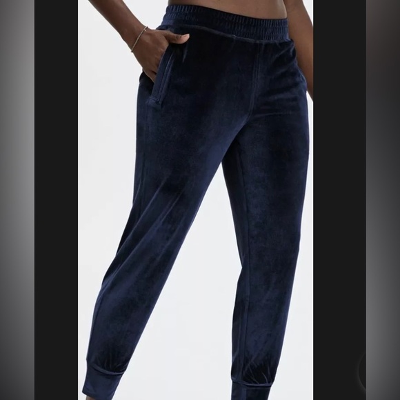 Fabletics Luxe Navy Velour joggers - Picture 3 of 7